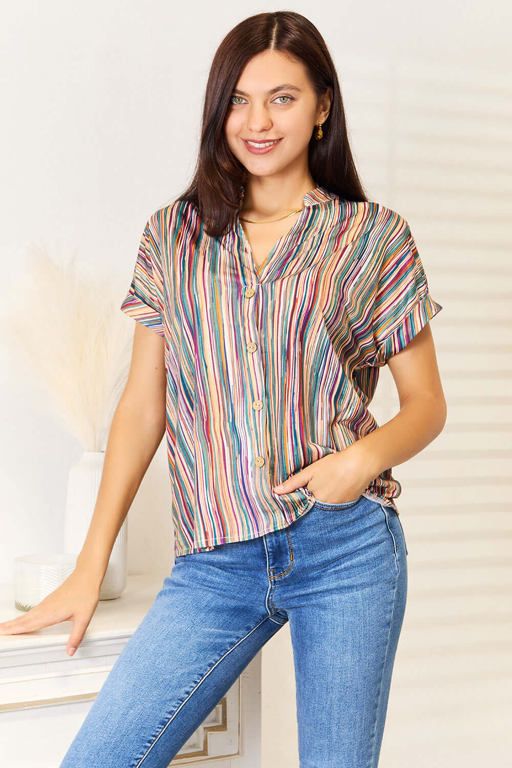 Shiny Multicolored Stripe Notched Neck Top Hauptbild
