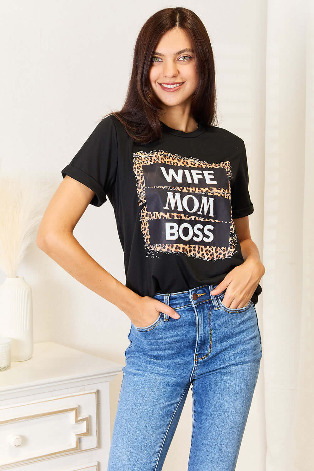 Simply Love WIFE MOM BOSS Leopard Graphic T-Shirt Hauptbild
