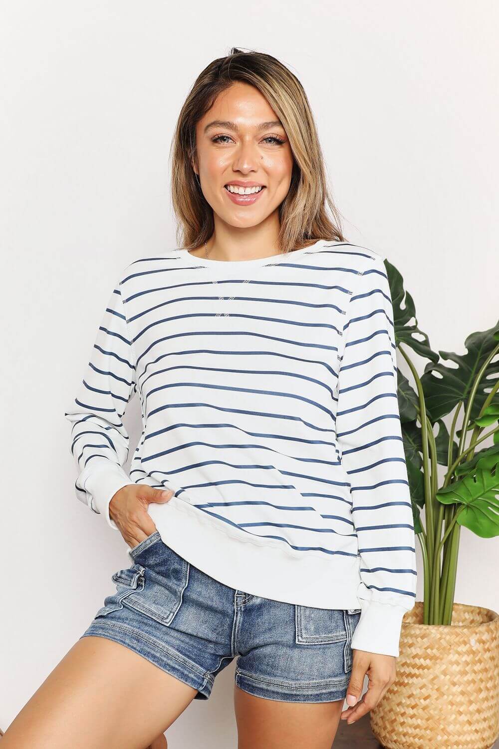 Striped Long Sleeve Top - Chic Round Neck Image principale du produit