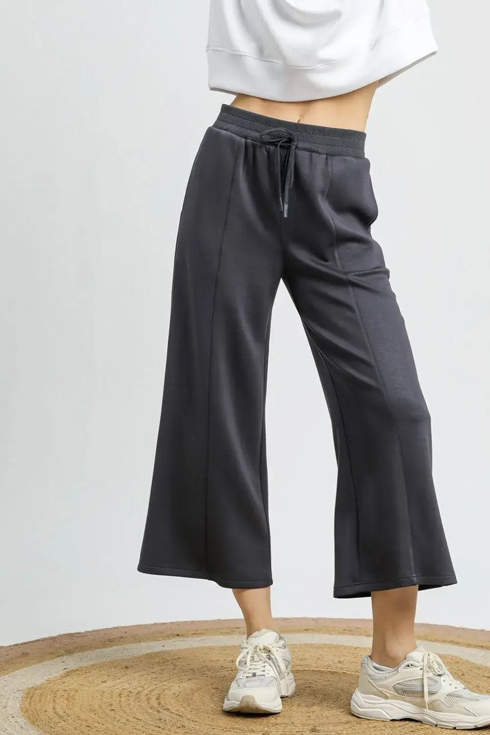 Umgee Drawstring Wide Leg Cropped Pants Hauptbild