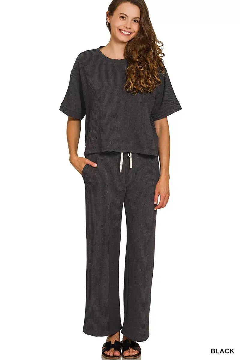 Zenana Raised Rib Short Sleeve Tee & Pants Set Image principale du produit