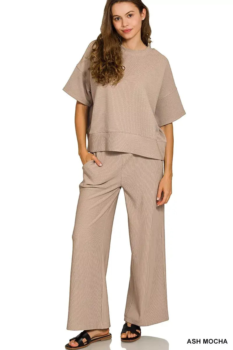 Zenana Ribbed Round Neck Tee & Pants Set Hauptbild