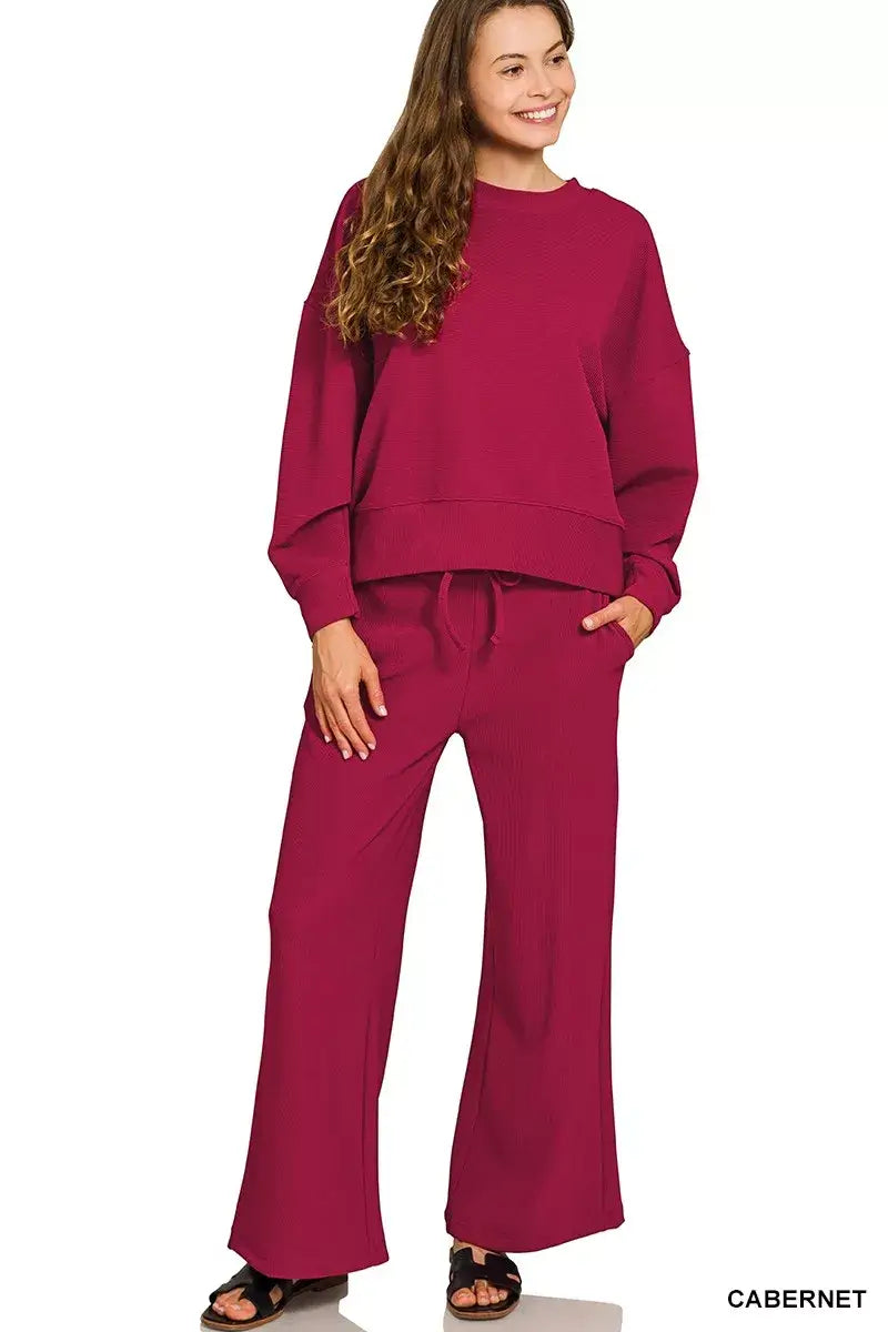 Zenana Ribbed Round Neck Pullover and Drawstring Pants Set Hauptbild