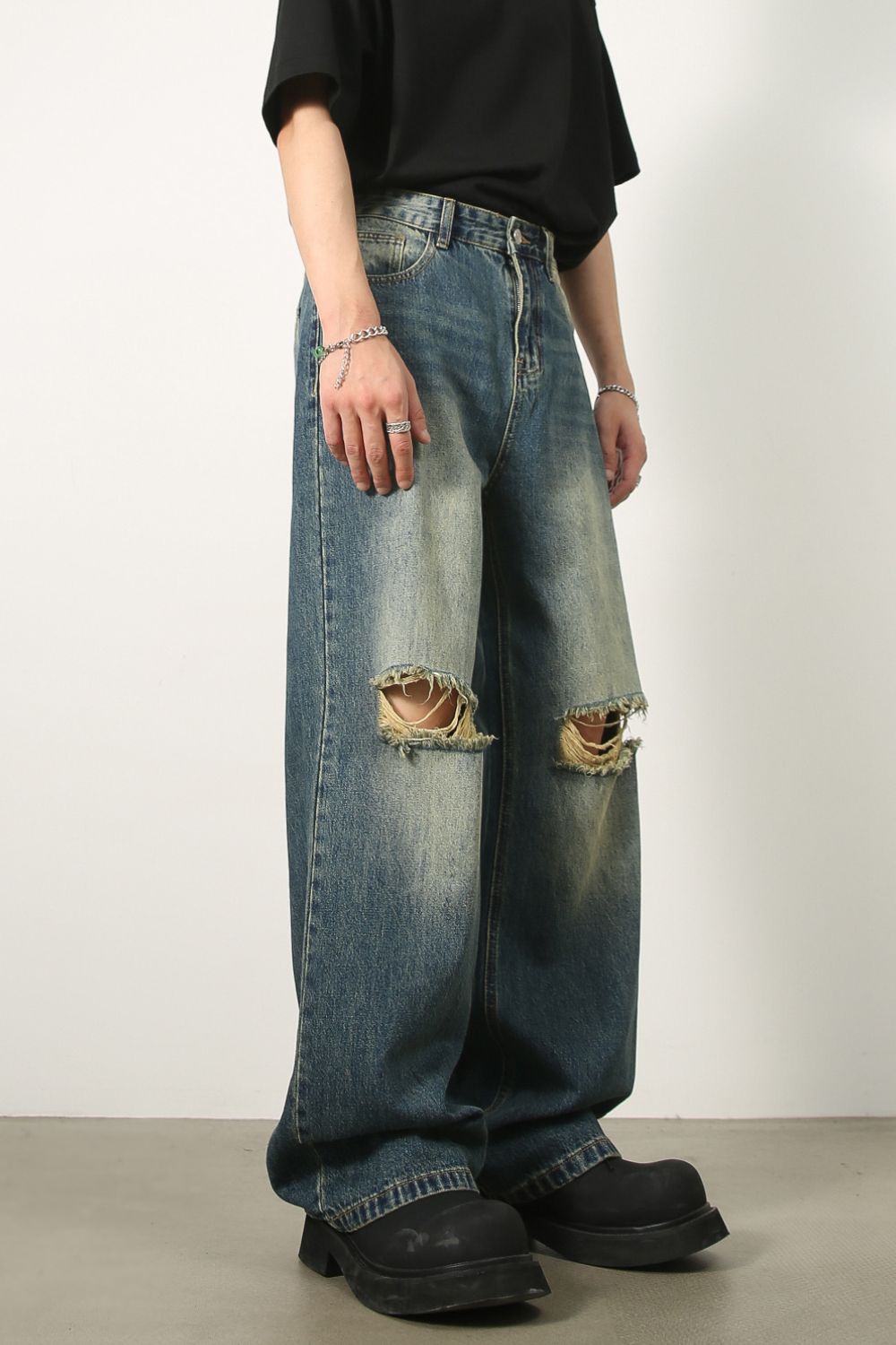 Men's Distressed Baggy Jeans