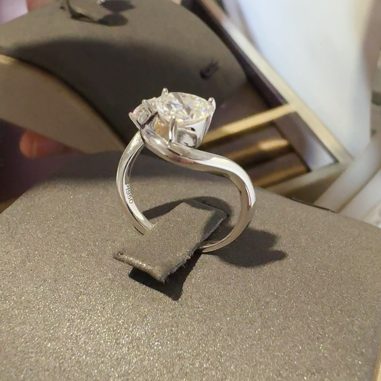 1.3 Carat Moissanite 925 Sterling Silver Irregular Shape Ring - felvior