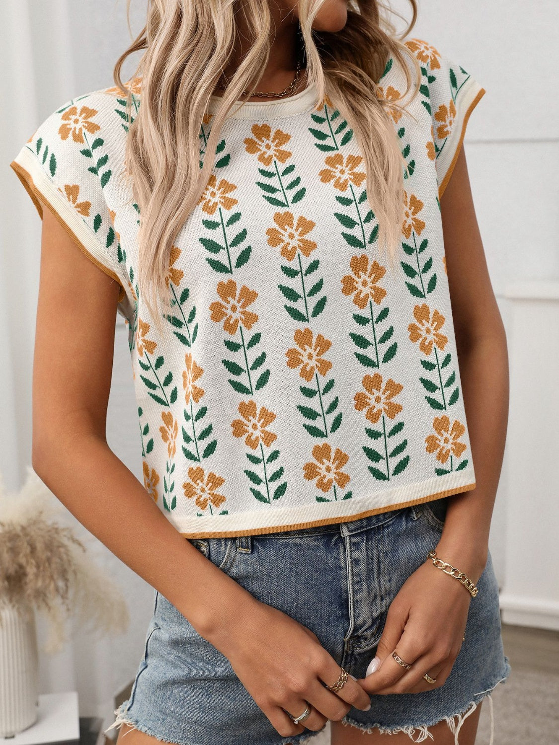 Flower Round Neck Short Sleeve Knit Top - felvior