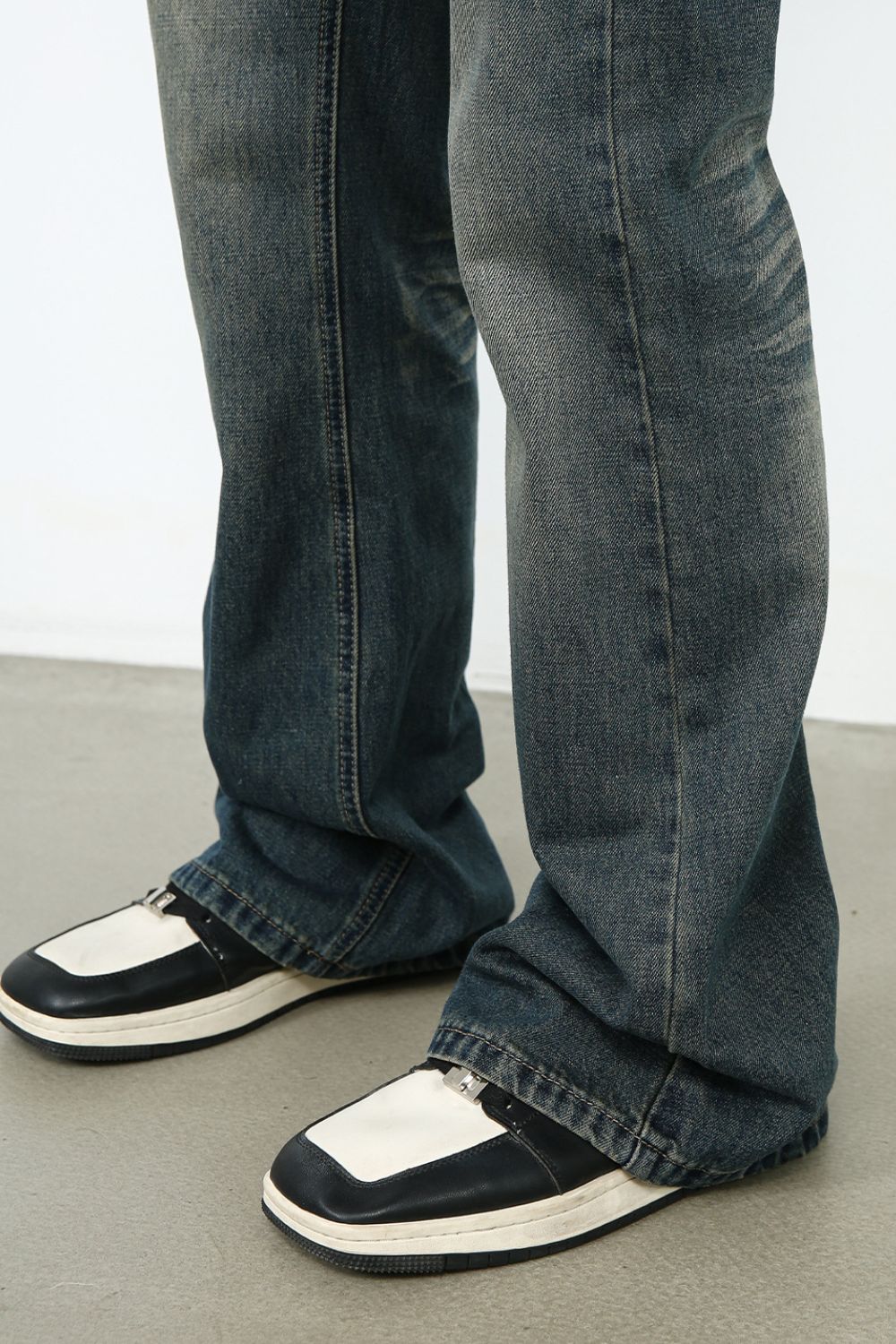 Men's Pocketed Bootcut Jeans