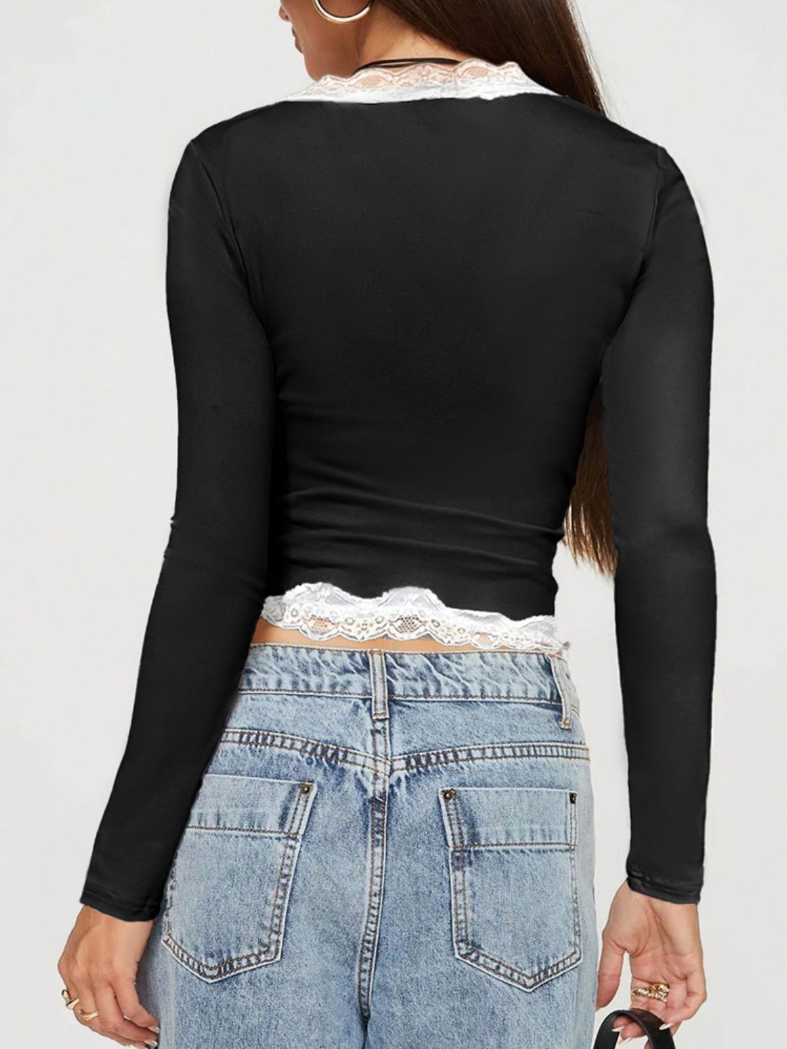 T-shirt à manches longues et col en V avec détails en dentelle Devine Image secondaire du produit