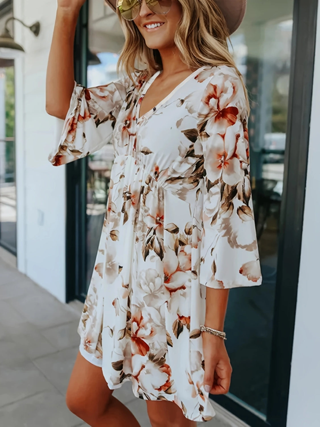 Floral V-Neck Three-Quarter Sleeve Mini Dress Hauptbild