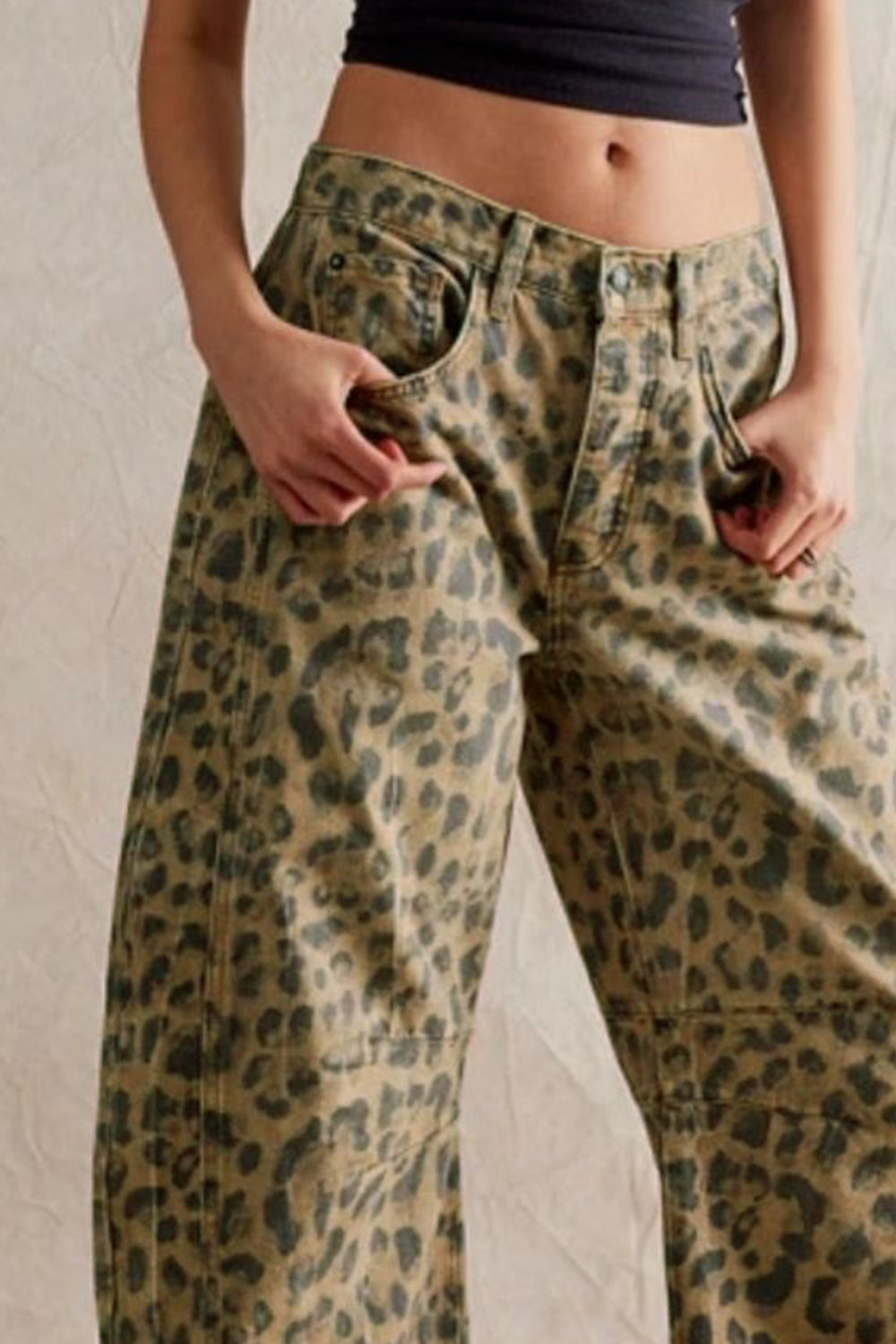 Wide Leg Jeans with Pockets - felvior