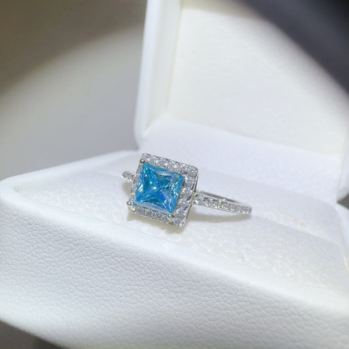 2 Carat Moissanite 925 Sterling Silver Square Shape Ring - felvior