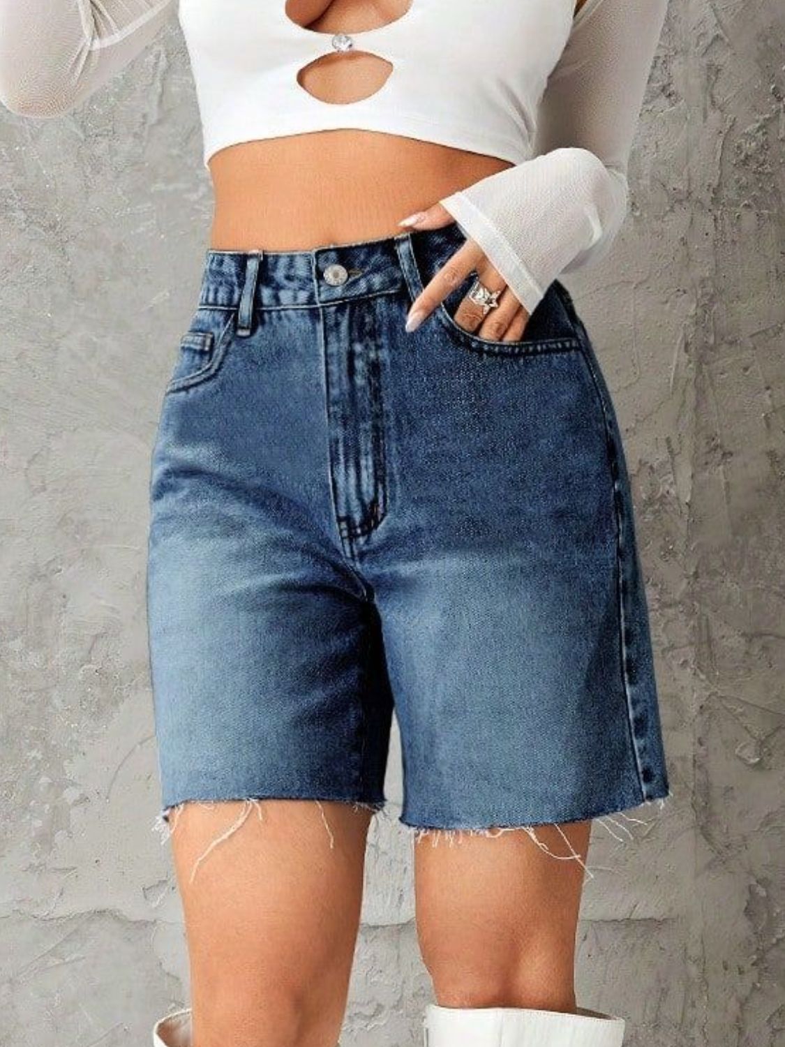 Frayed Hem Denim Shorts - felvior