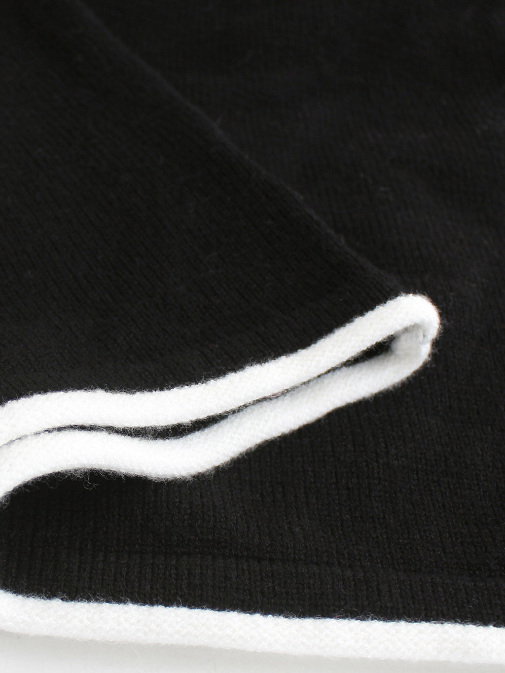 Contrast Trim Off-Shoulder Long Sleeve Maxi Sweater Dress