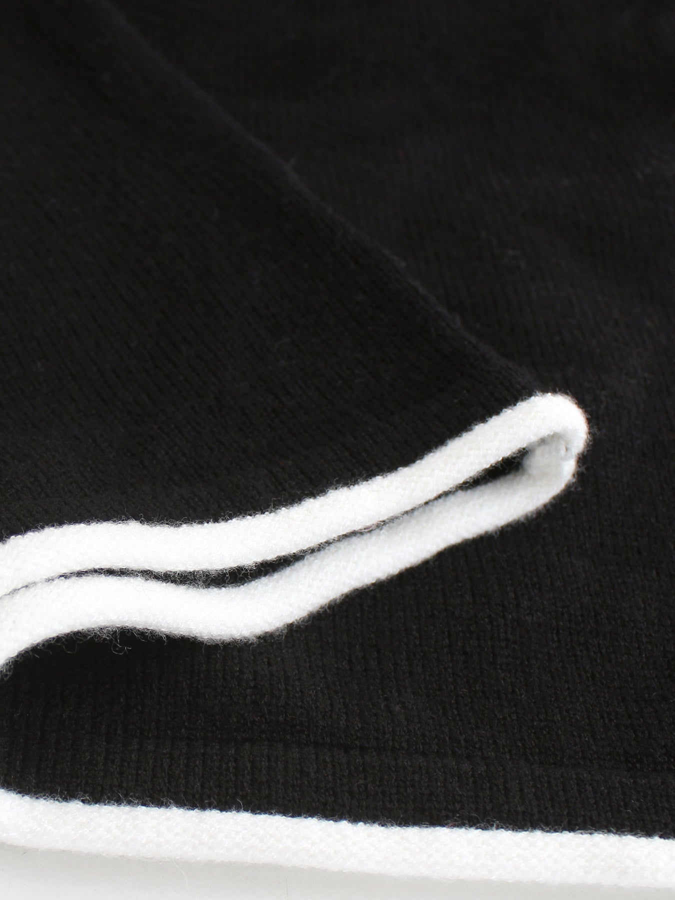 Contrast Trim Off-Shoulder Long Sleeve Maxi Sweater Dress