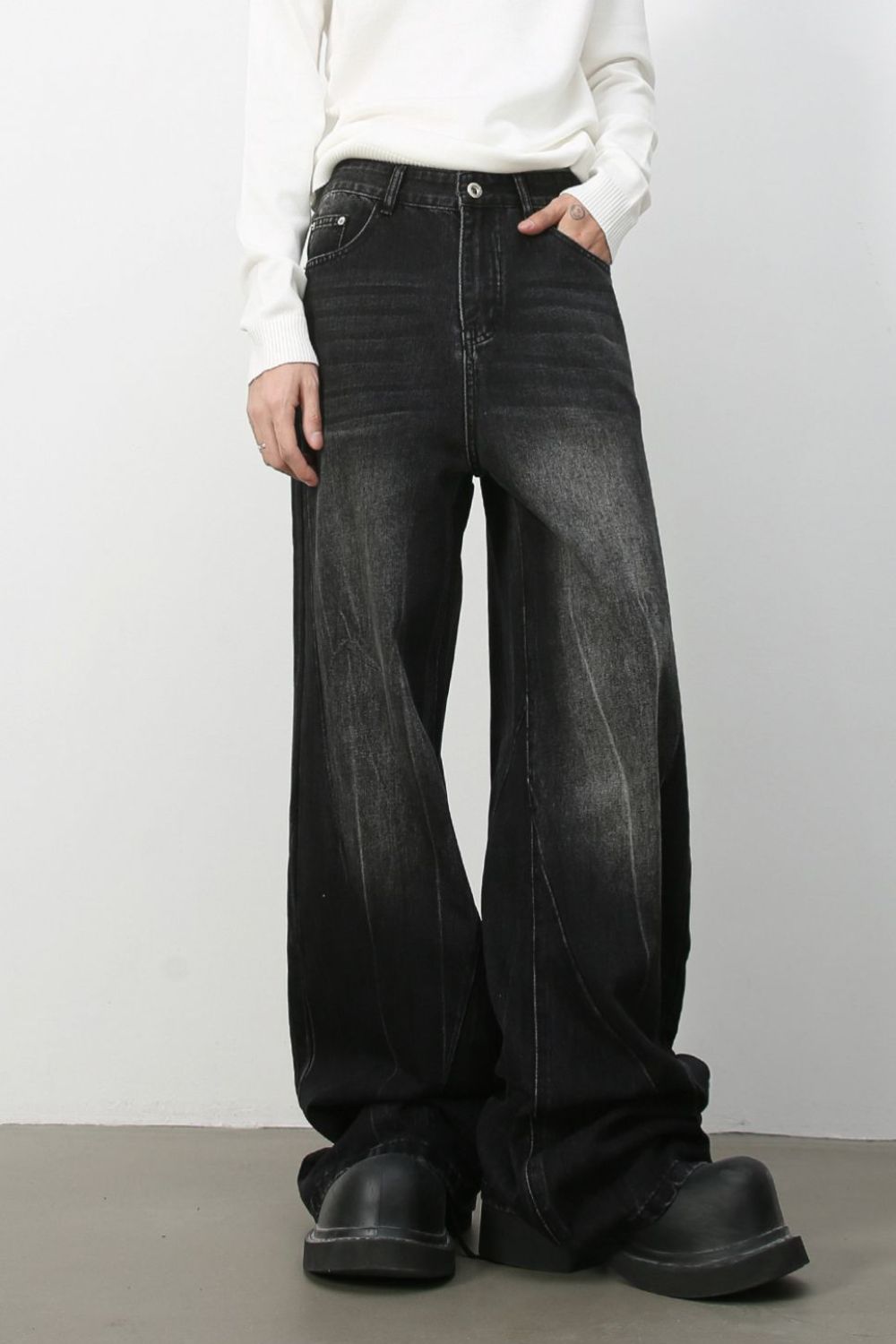 Men's Wide Leg Jeans with Pockets
