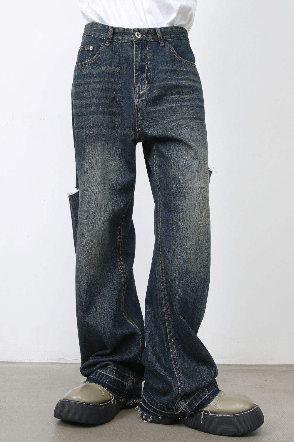 Men's Raw Hem Distressed Jeans with Pockets