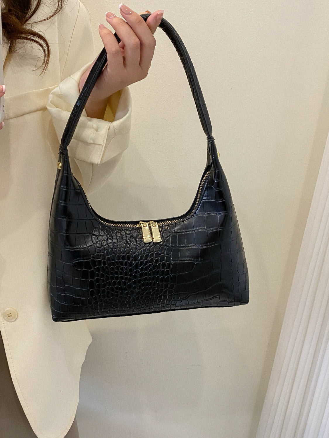 Crocodile Grain Shoulder Bag - felvior
