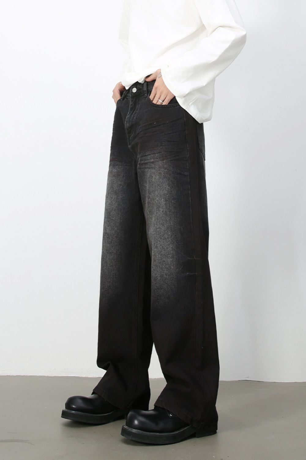 Men's Loose Fit Jeans with Pockets