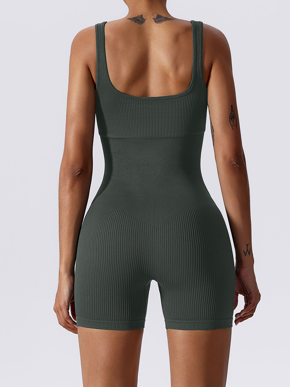 Basic Bae Ribbed Sleeveless Active Romper Zweitbild