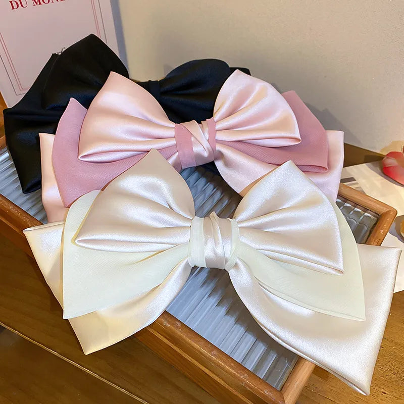 Bow Cloth Hair Clip Secondary image