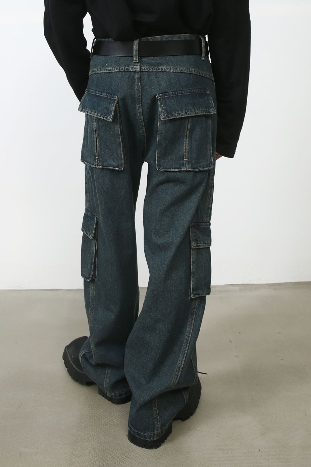 Men's Baggy Jeans with Cargo Pockets