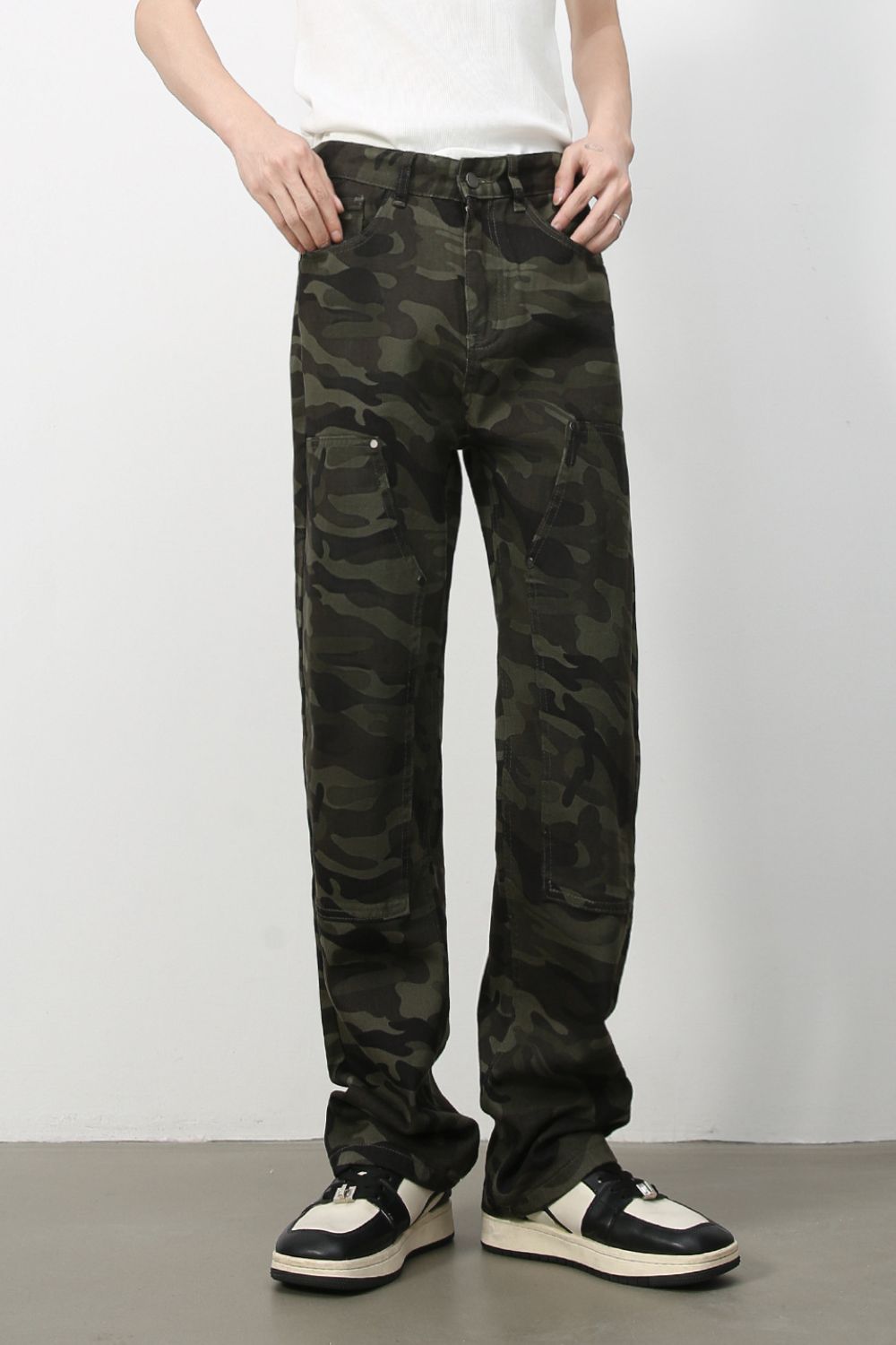 Men's Camouflage Straight Leg Cargo Jeans