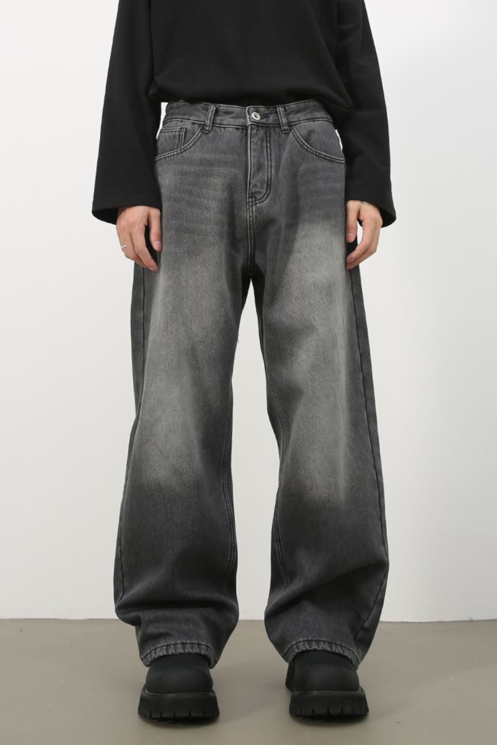 Men's Loose Fit Jeans with Pockets