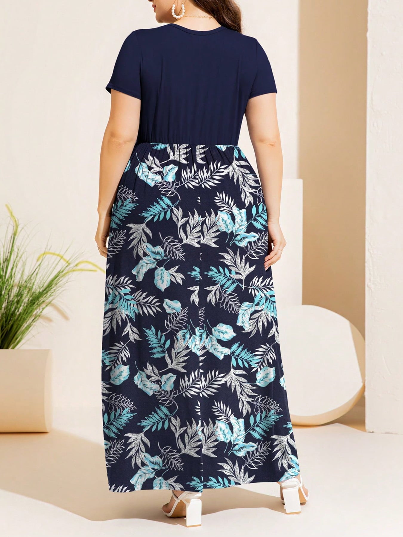 Plus Size Printed Round Neck Short Sleeve Maxi Dress - felvior