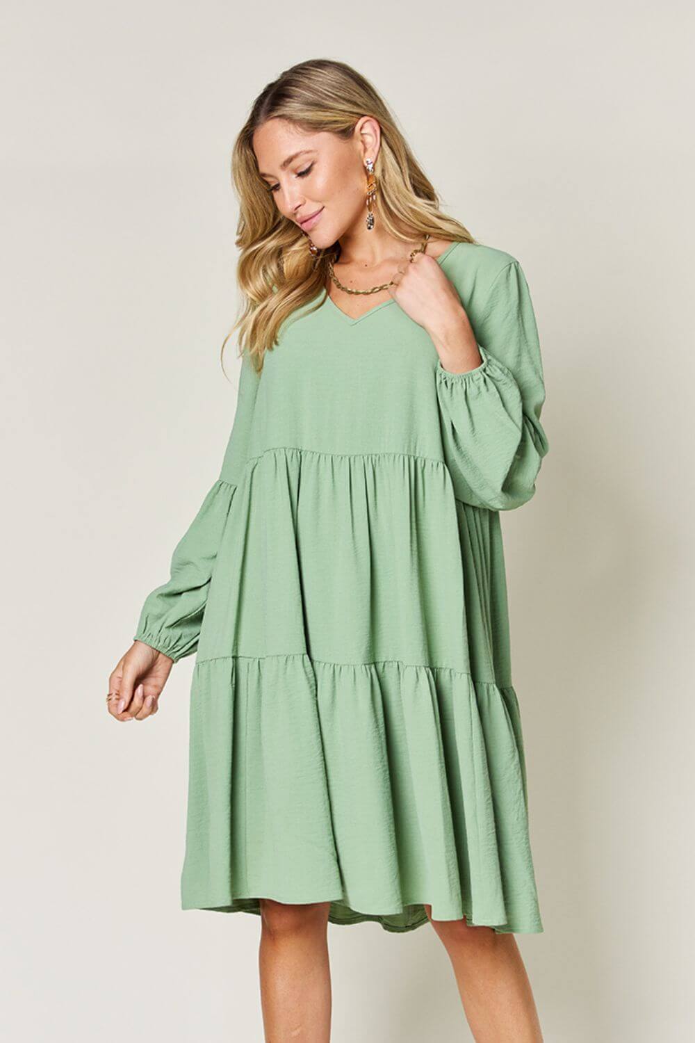 Double Take Full Size V-Neck Balloon Sleeve Tiered Dress with Pockets Hauptbild