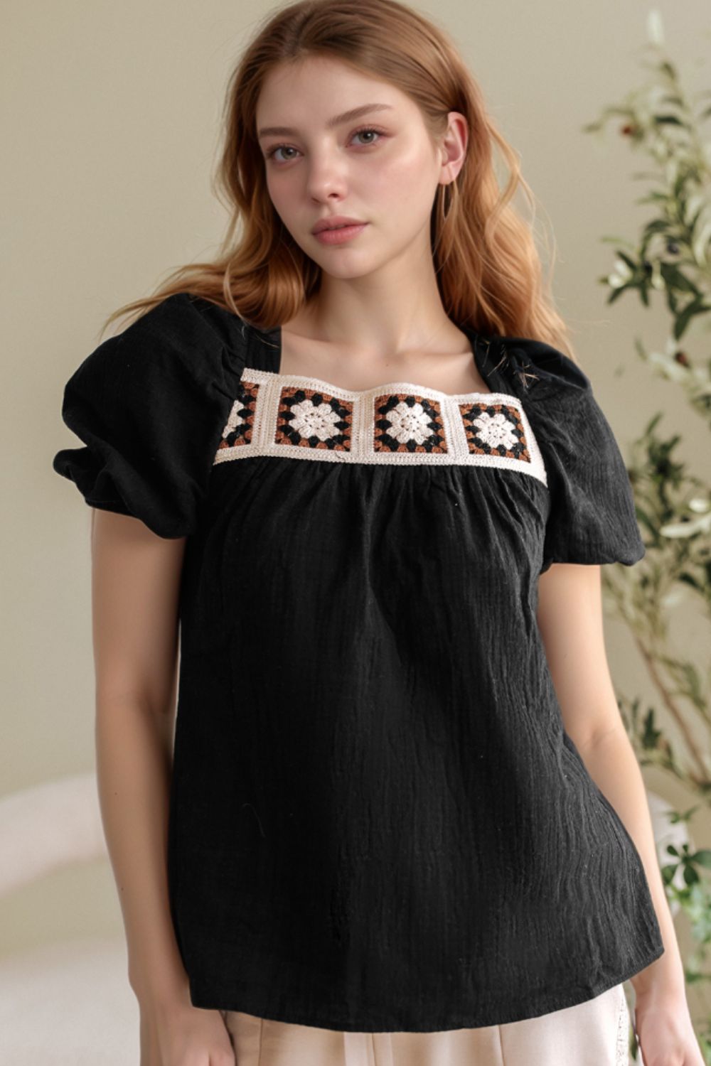 Chemisier à manches bouffantes et col carré en crochet fleuri Image secondaire du produit