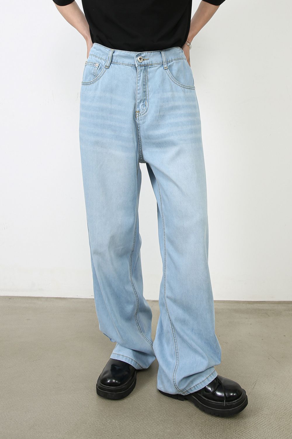 Men's Mid Rise Jeans with Pockets Hauptbild