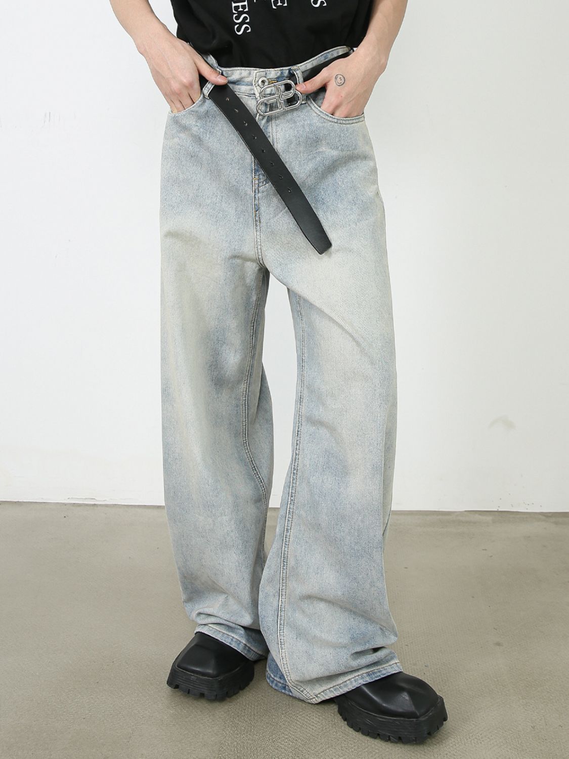 Men's Wide Leg Jeans with Pockets