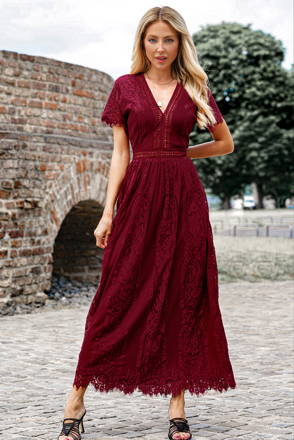 Scalloped Trim Lace Plunge Dress - felvior
