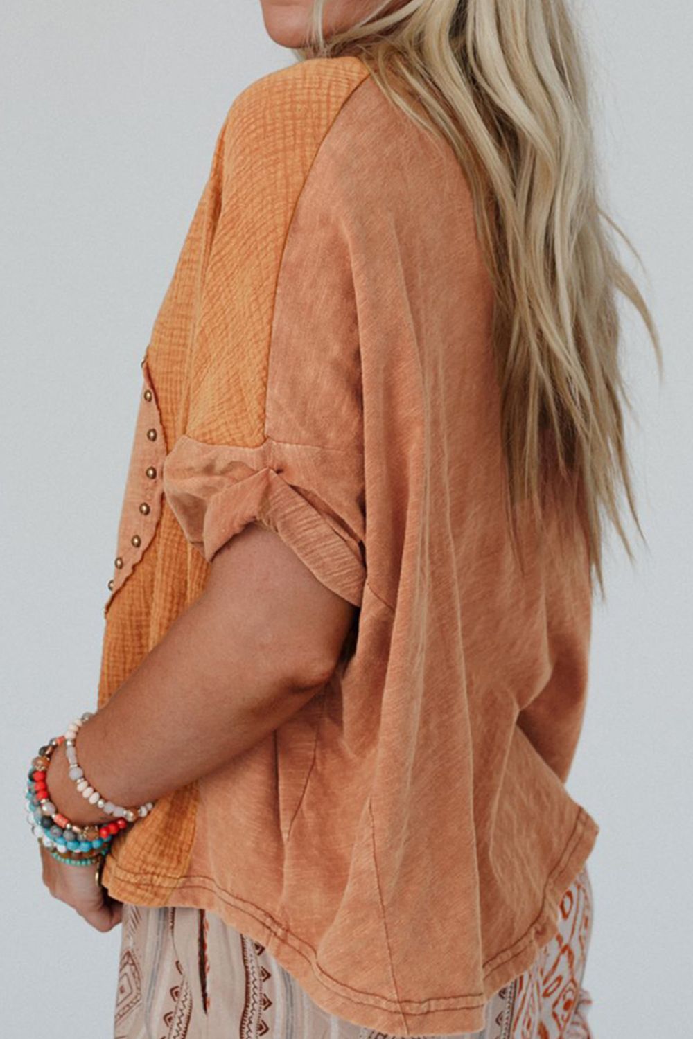 T-shirt à manches courtes et col rond avec patch cœur Image secondaire du produit