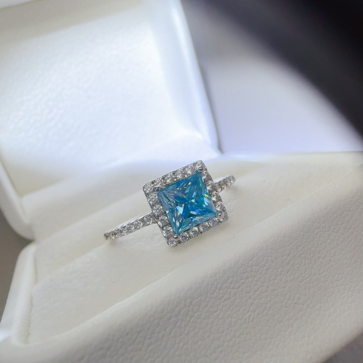 2 Carat Moissanite 925 Sterling Silver Square Shape Ring - felvior