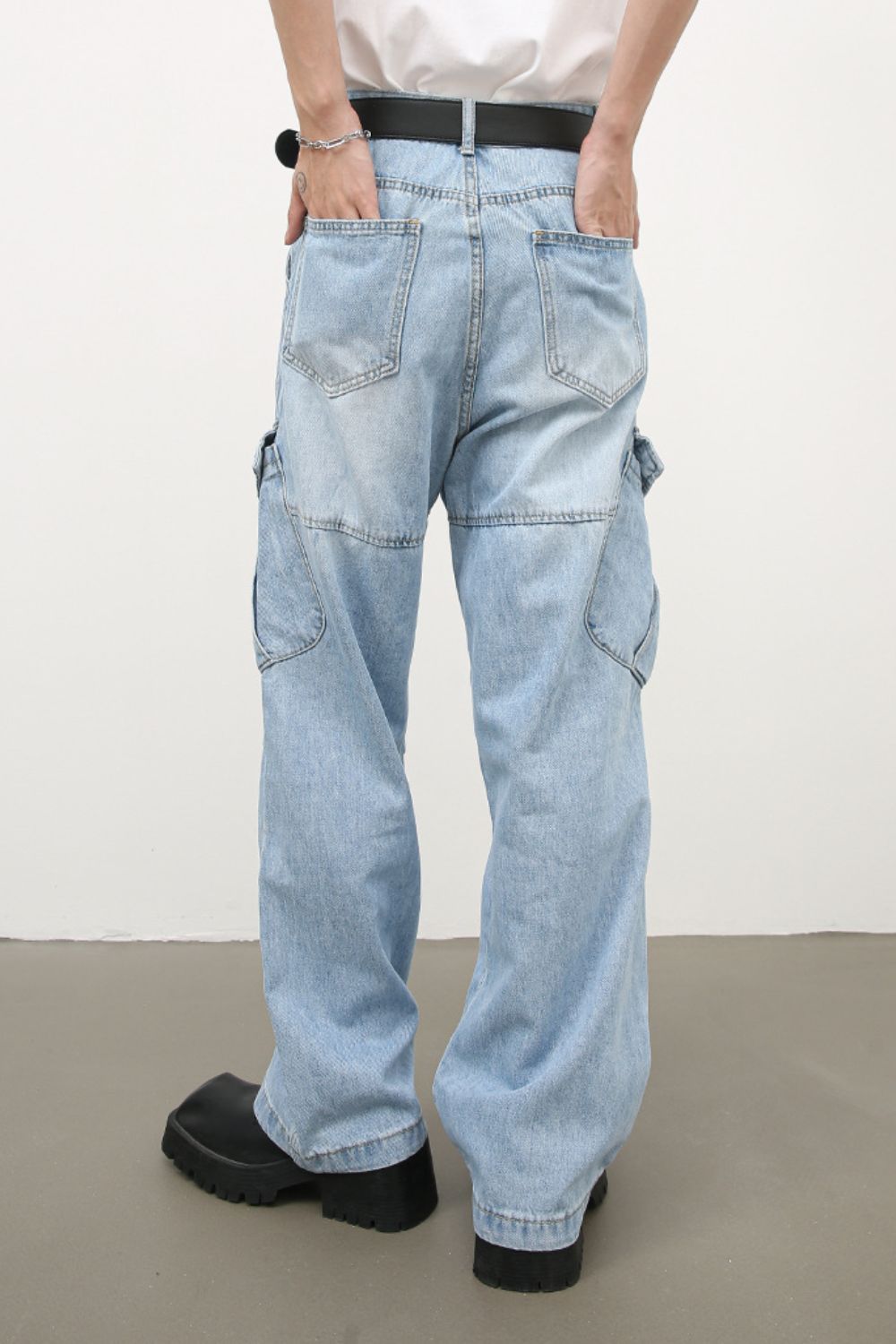 Men's Mid Rise Jeans with Cargo Pockets