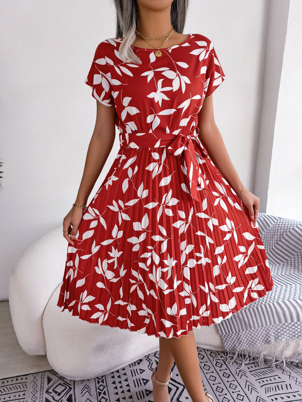 Printed Round Neck Short Sleeve Pleated Dress Hauptbild
