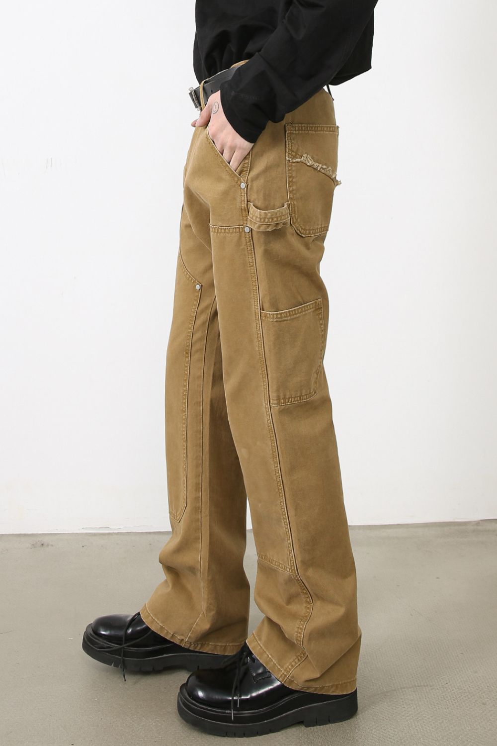 Men's Wide Straight Leg Jeans with Pockets