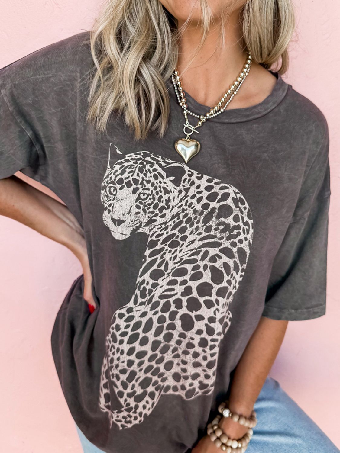 Cheetah Mineral Wash Round Neck Half Sleeve T-Shirt Image principale du produit