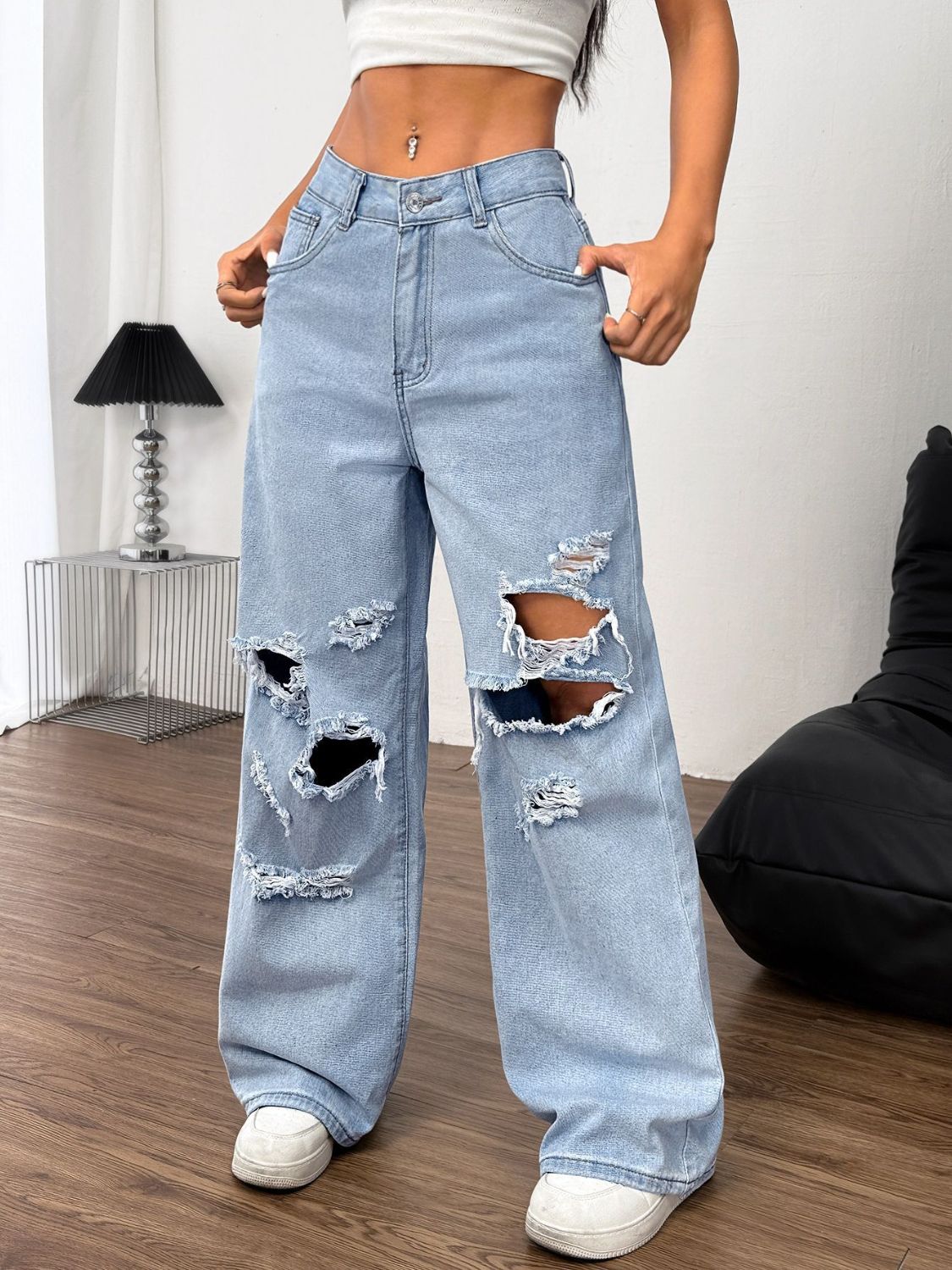 Distressed Wide Leg Jeans with Pockets - felvior