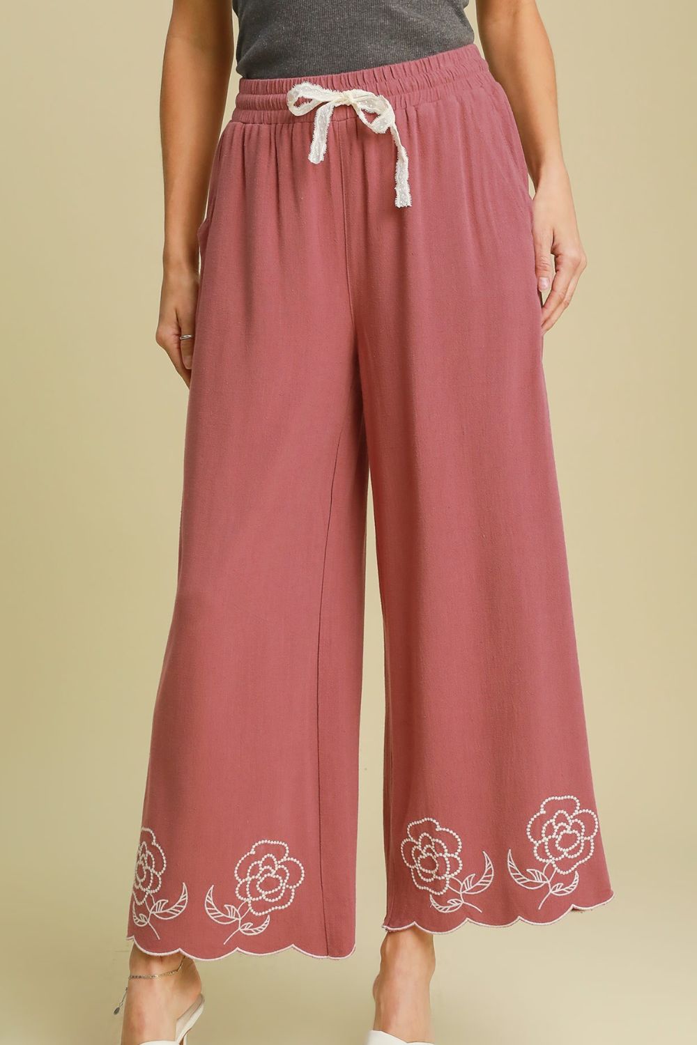 Umgee Full Size Linen Blend Wide Leg Pants with Scalloped Hemline Plus Size Image principale du produit