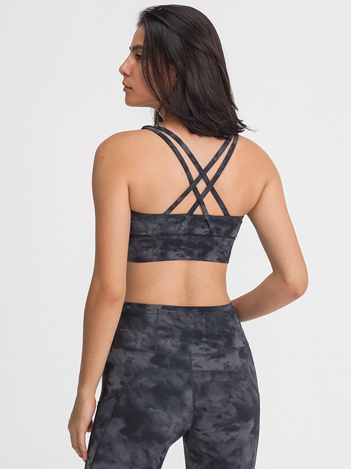Millennia Crisscross Scoop Neck Active Tank - felvior