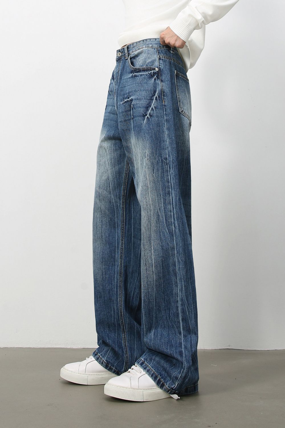 Men's Loose Fit Jeans with Pockets