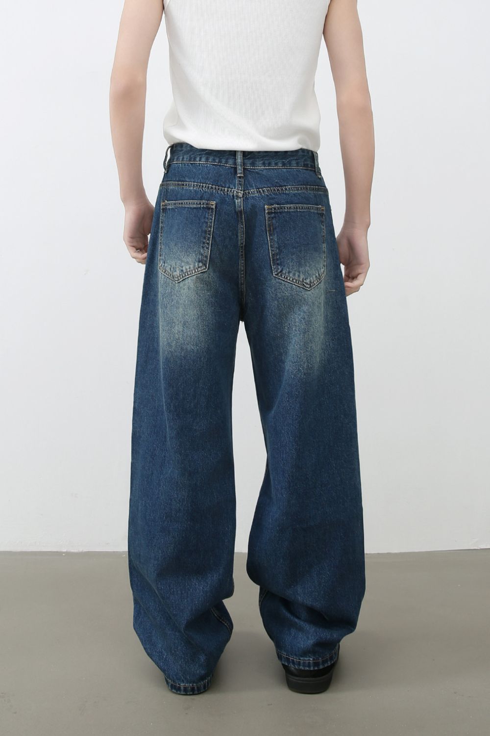 Men's Distressed Jeans with Pockets Zweitbild