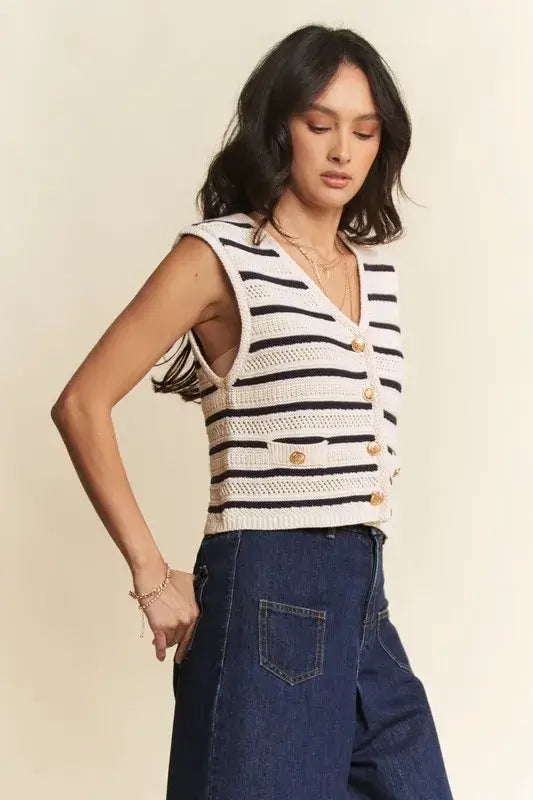 Davi & Dani Sleeveless Cropped Striped Sweater Knit Vest Top