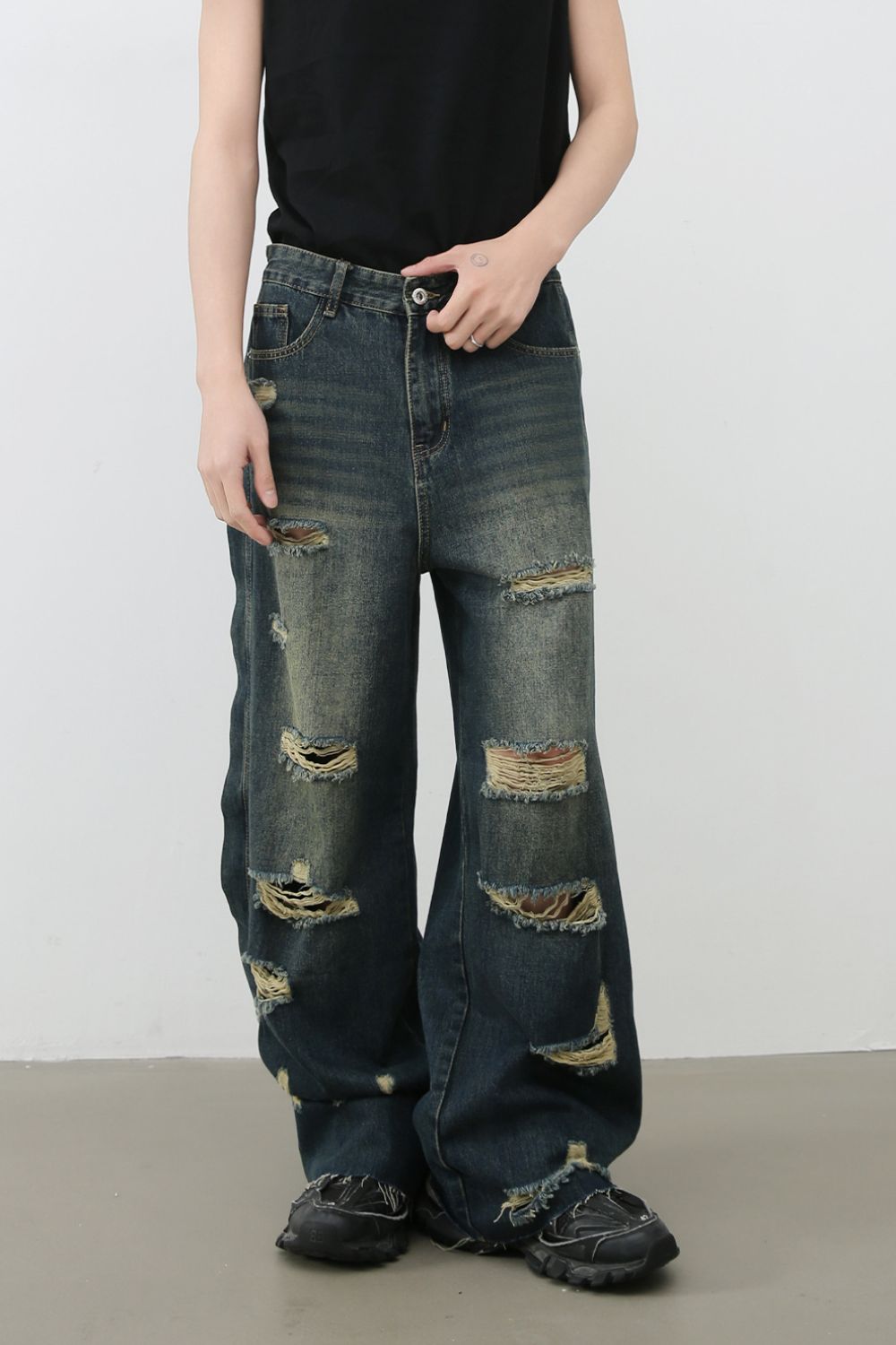 Men's Frayed Hem Distressed Wide Leg Jeans