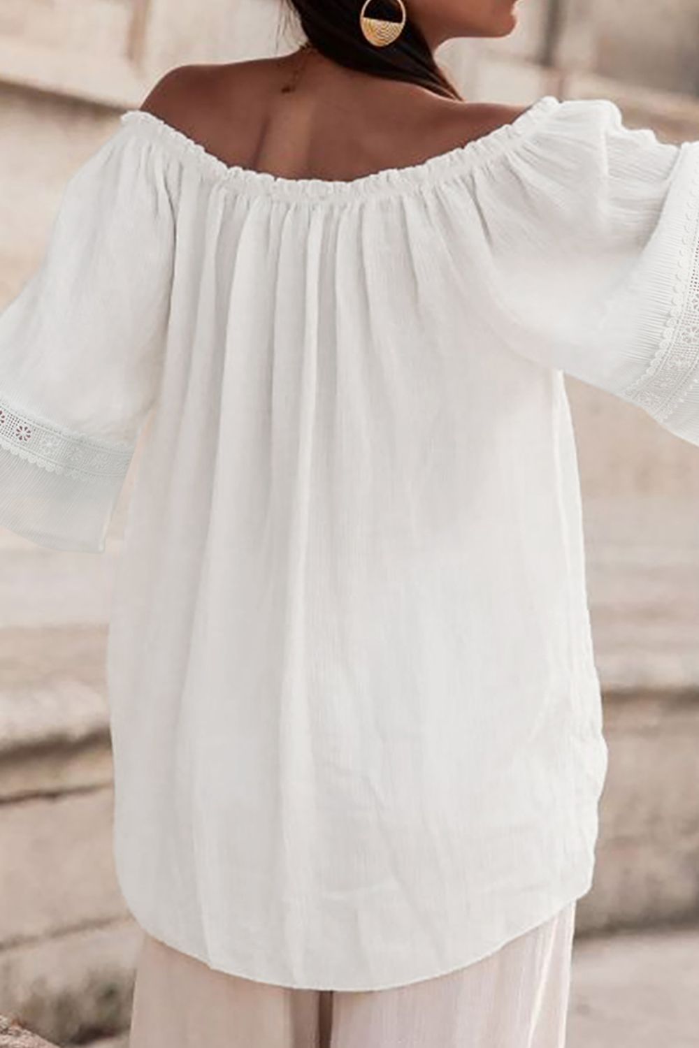 Off-Shoulder-Bluse mit Spitzendetail Zweitbild