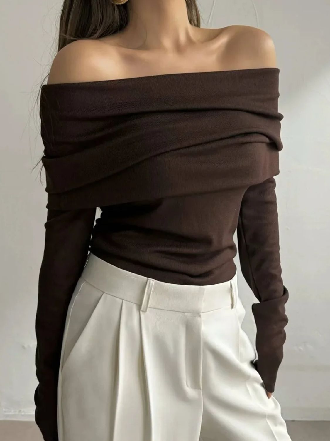 Off-Shoulder Long Sleeve Knit Top - felvior