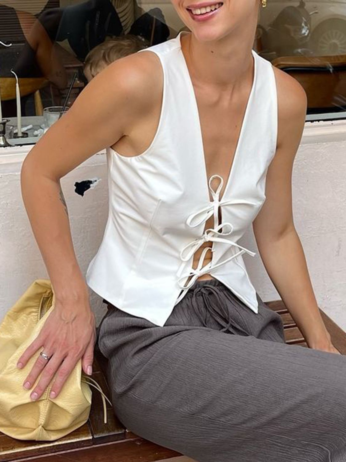 Devine Tied V-Neck Vest - felvior