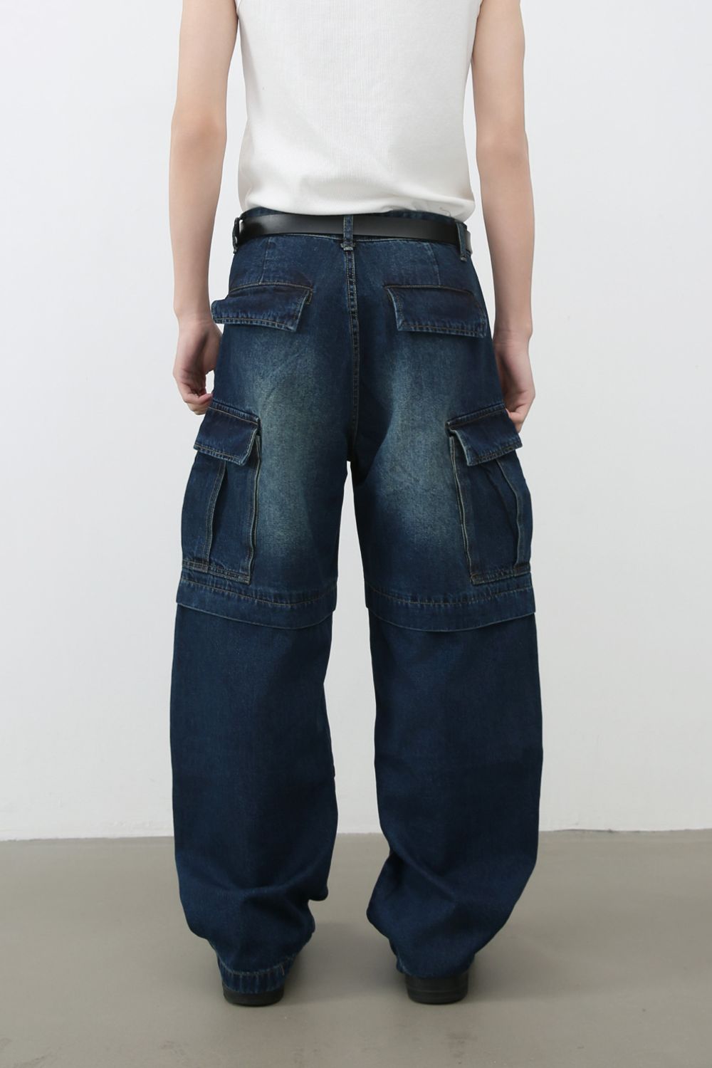 Men's Mid Rise Jeans with Cargo Pockets Zweitbild
